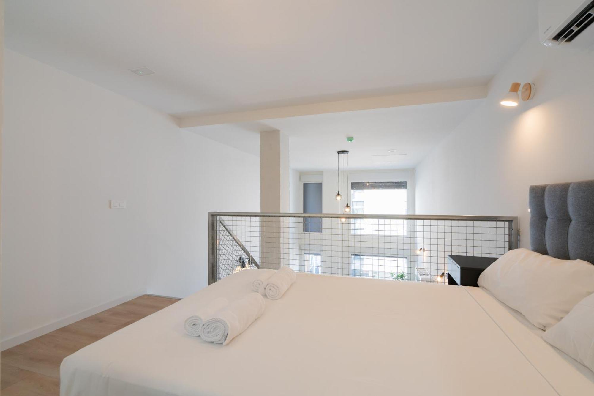 Loft Reformado Industrial Con Garaje Alquiler Temporal Lägenhet Madrid Exteriör bild