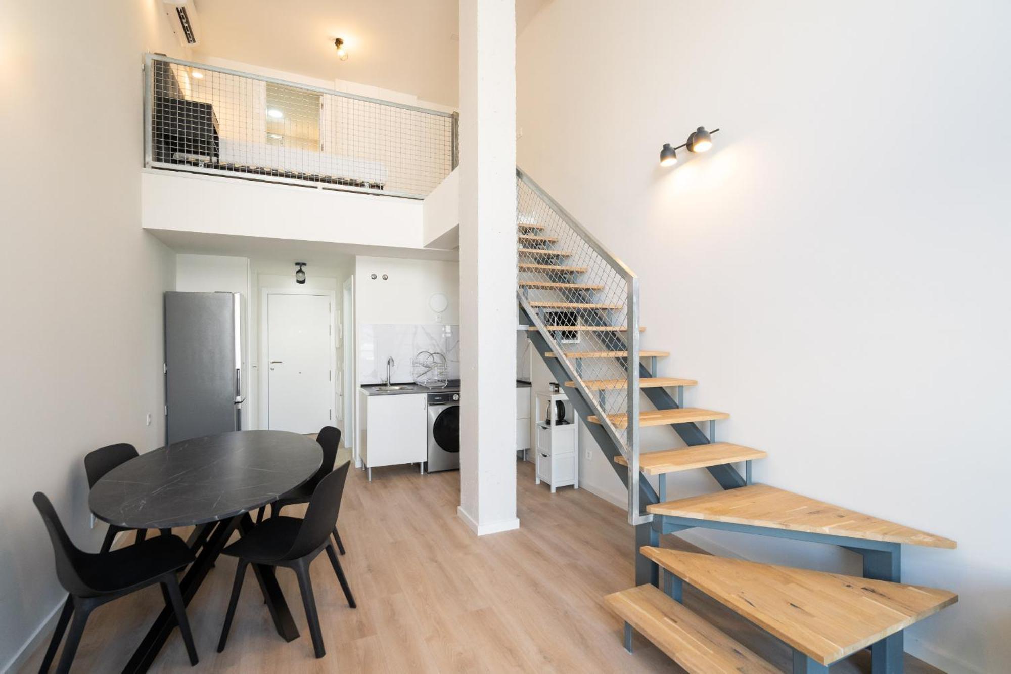 Loft Reformado Industrial Con Garaje Alquiler Temporal Lägenhet Madrid Exteriör bild