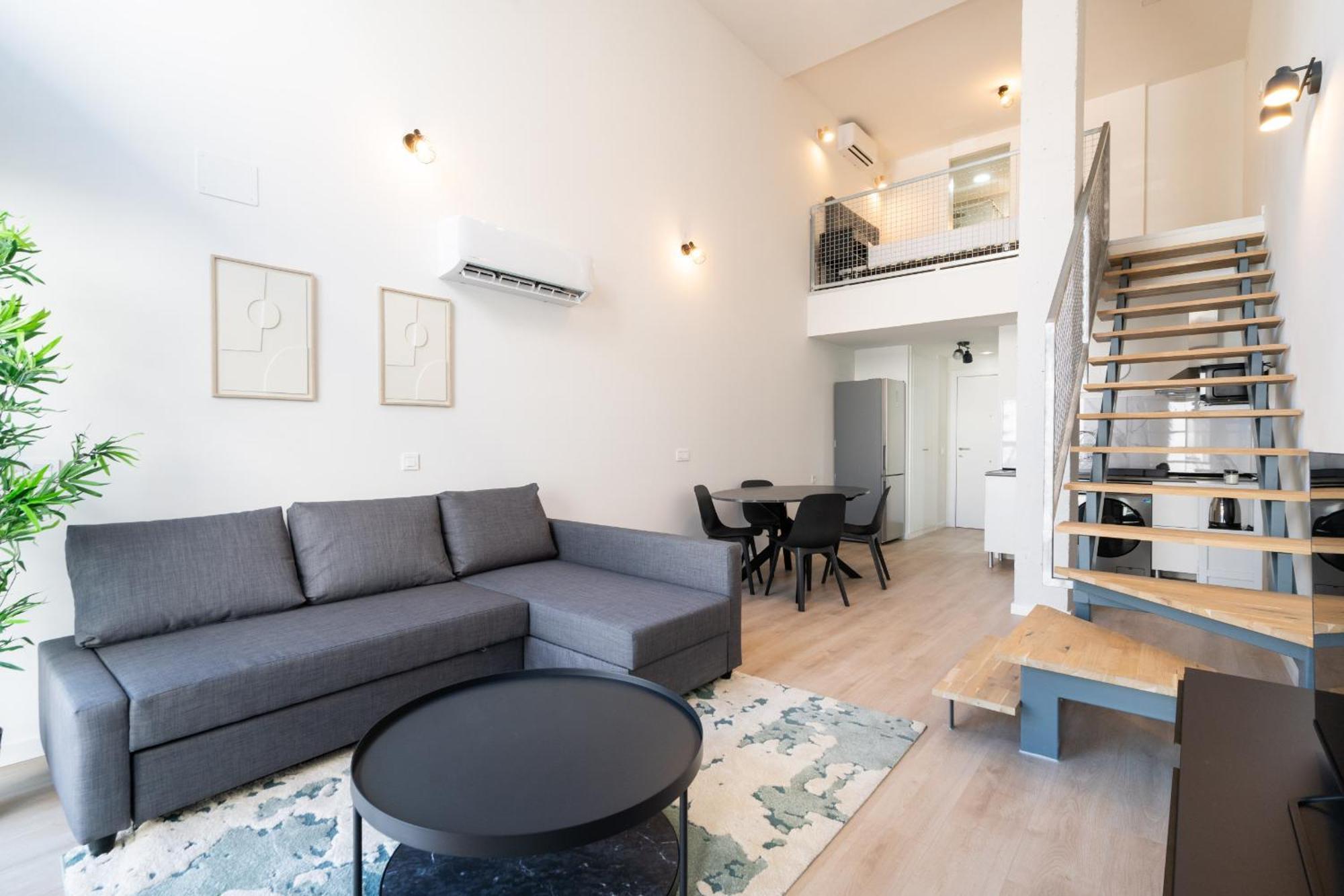 Loft Reformado Industrial Con Garaje Alquiler Temporal Lägenhet Madrid Exteriör bild
