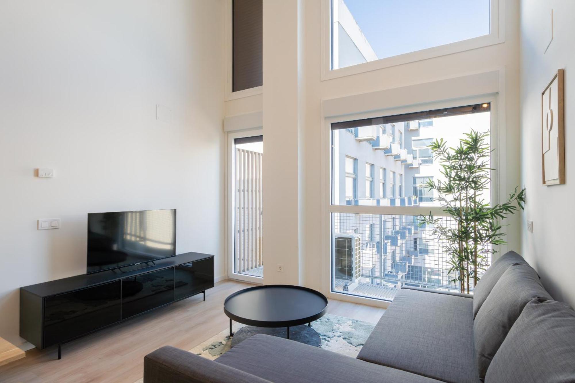 Loft Reformado Industrial Con Garaje Alquiler Temporal Lägenhet Madrid Exteriör bild