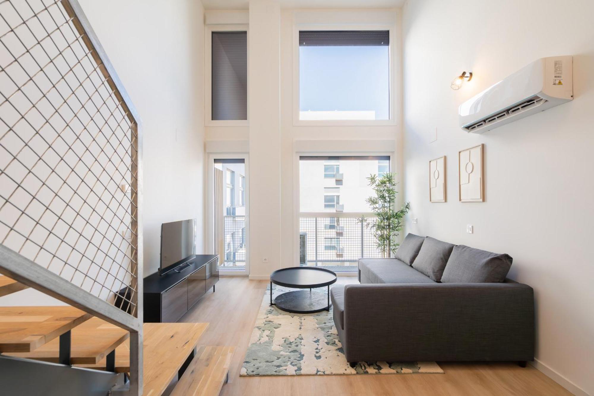 Loft Reformado Industrial Con Garaje Alquiler Temporal Lägenhet Madrid Exteriör bild