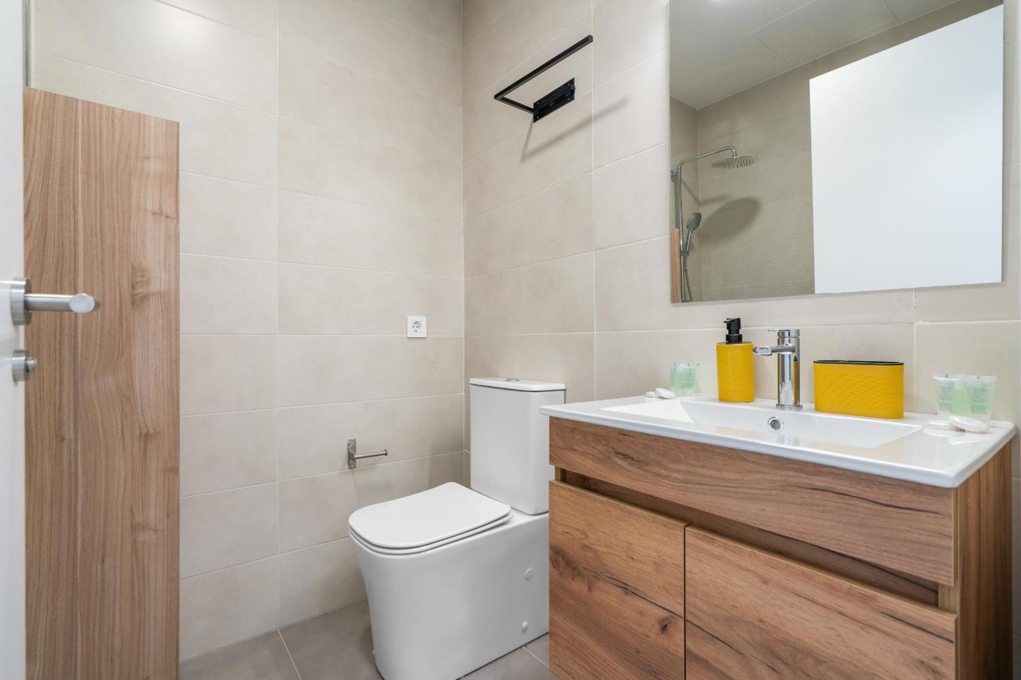 Loft Reformado Industrial Con Garaje Alquiler Temporal Lägenhet Madrid Exteriör bild