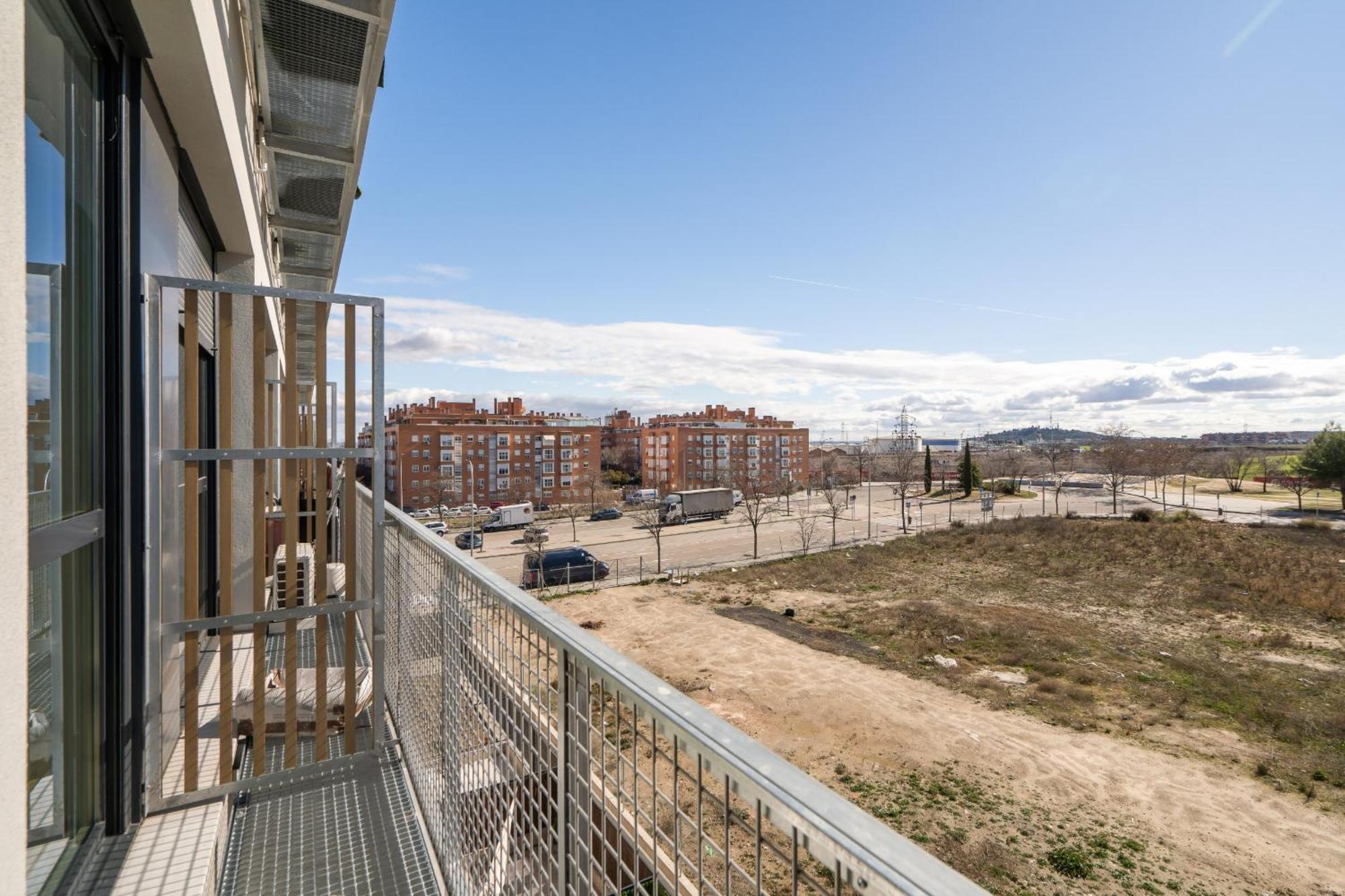 Loft Reformado Industrial Con Garaje Alquiler Temporal Lägenhet Madrid Exteriör bild